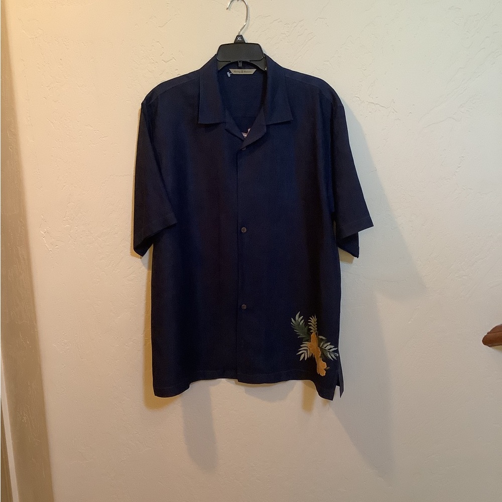 Tommy Bahama Medium shirt